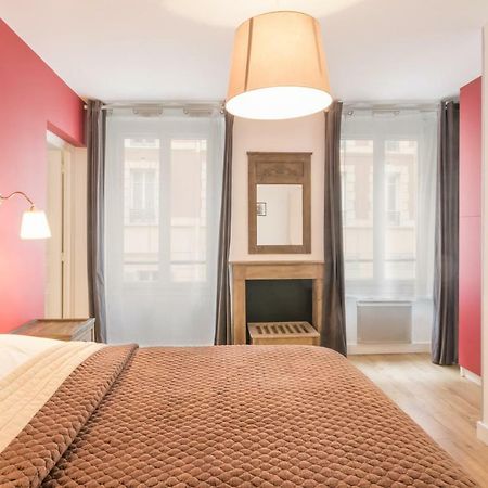 Les Toits De Paris Bed & Breakfast ภายนอก รูปภาพ