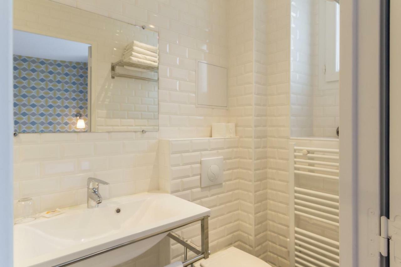 Les Toits De Paris Bed & Breakfast ภายนอก รูปภาพ
