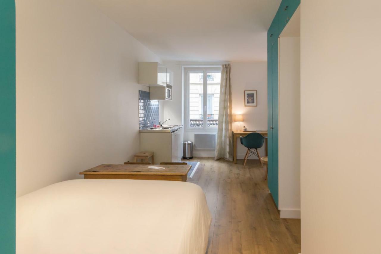 Les Toits De Paris Bed & Breakfast ภายนอก รูปภาพ