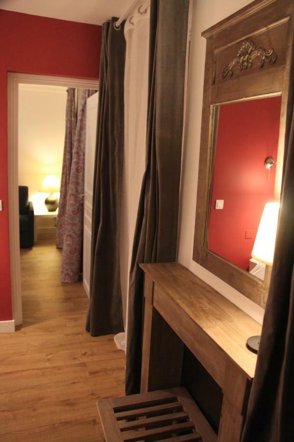 Les Toits De Paris Bed & Breakfast ภายนอก รูปภาพ