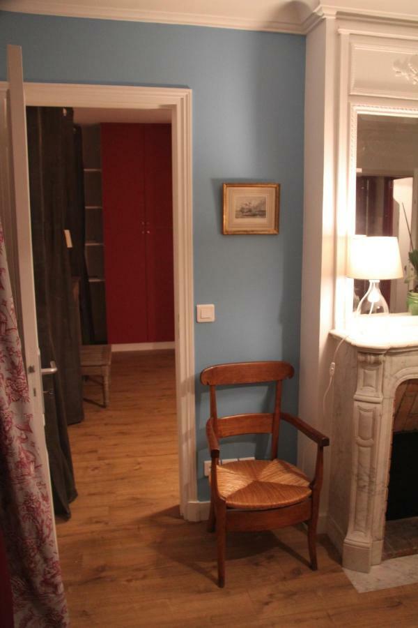 Les Toits De Paris Bed & Breakfast ภายนอก รูปภาพ