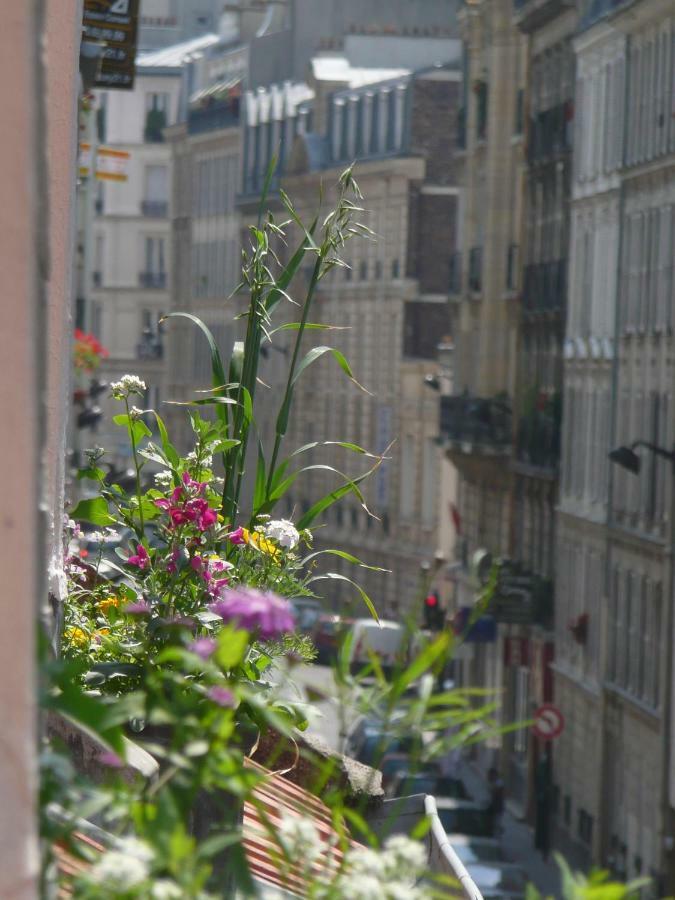 Les Toits De Paris Bed & Breakfast ภายนอก รูปภาพ